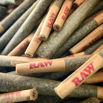 Save 10% on all RAW products at  Headshop.com