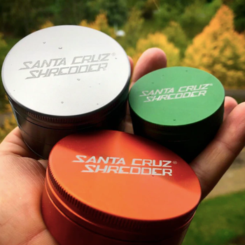 Save 5% on any Santa Cruz Shredder at SlickVapes